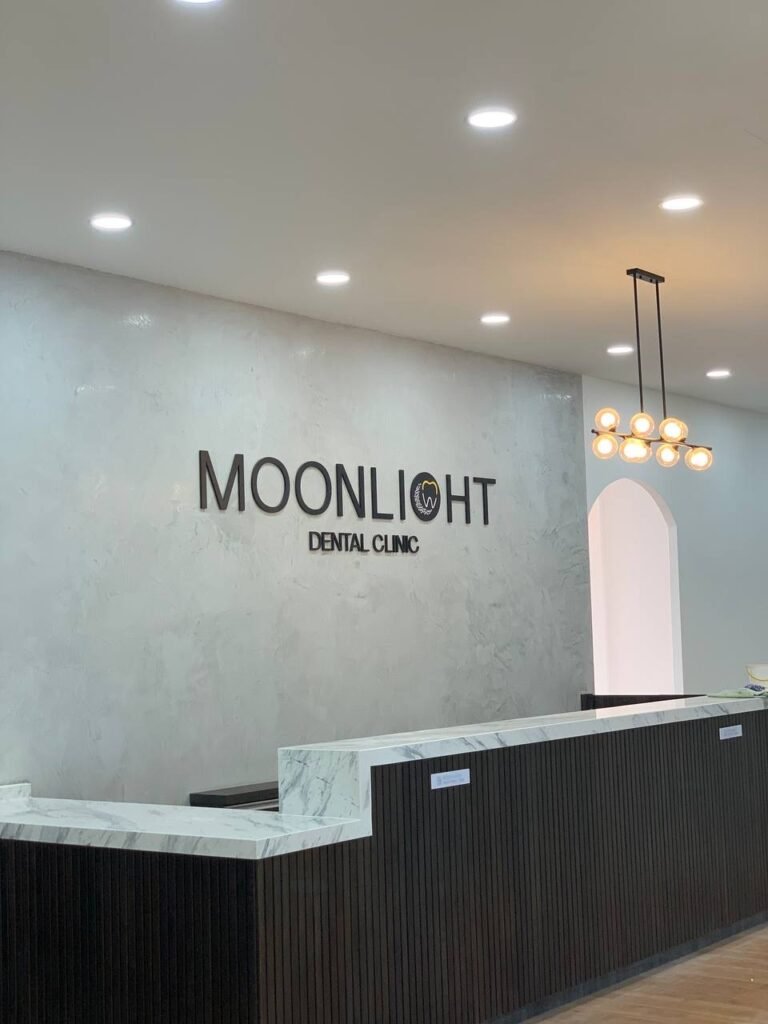 moonlight_clinic